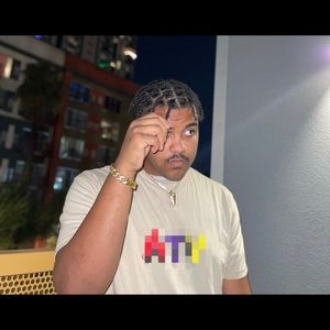 Meet your Posher, Avery